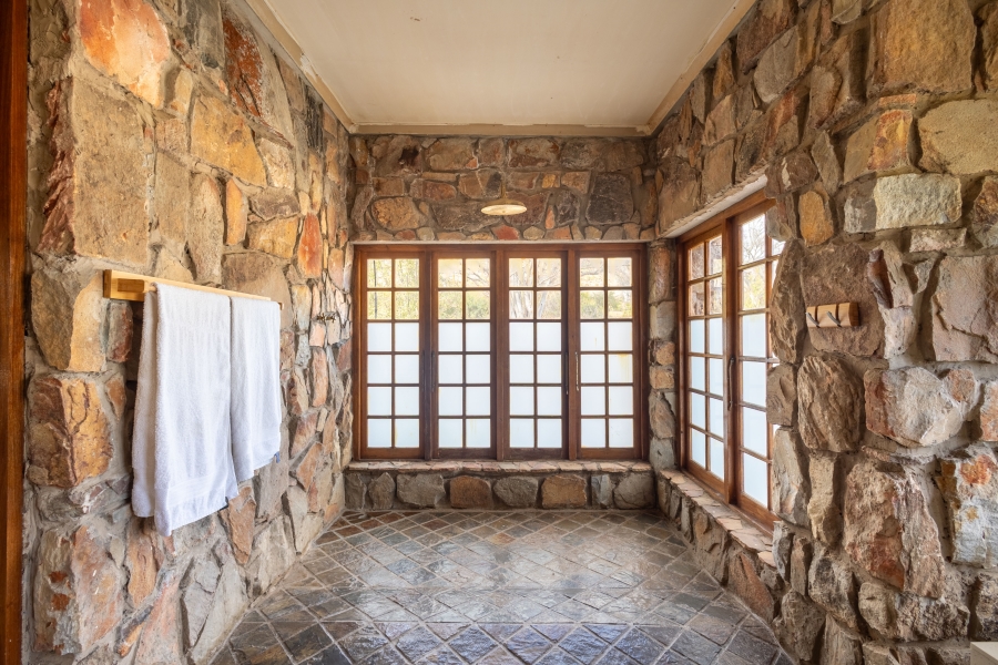 5 Bedroom Property for Sale in Uitenhage Rural Eastern Cape